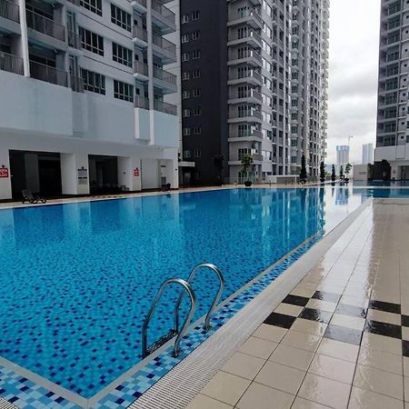 10A Yolo Budget Condo Куала-Лумпур Екстер'єр фото