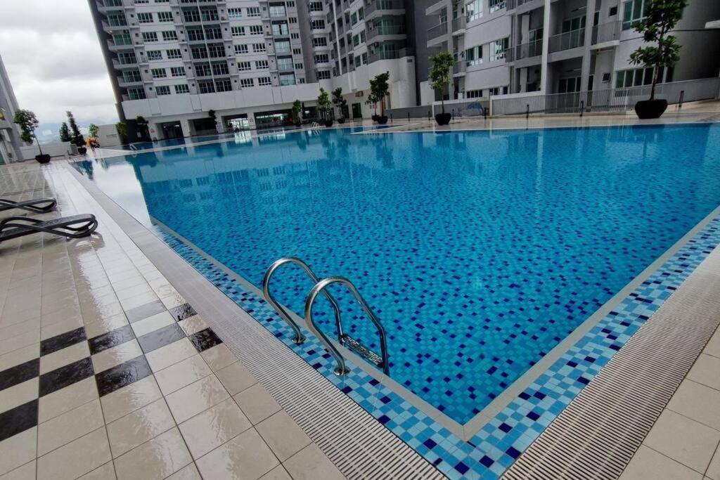 10A Yolo Budget Condo Куала-Лумпур Екстер'єр фото